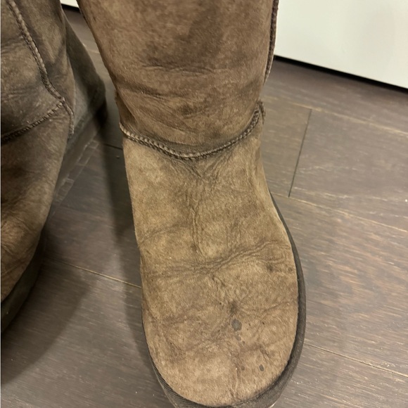 Brown Uggs - Picture 4 of 8